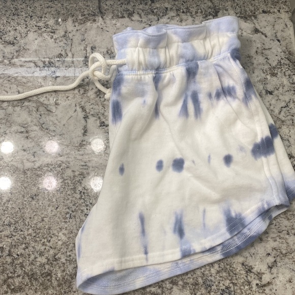 Target Universal Thread Shorts - Picture 4 of 4